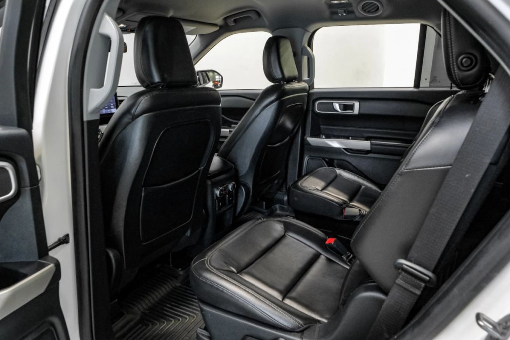 2020 Ford Explorer Image 41