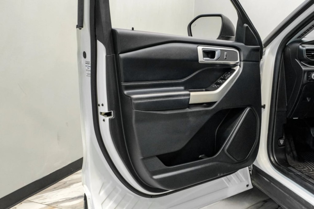2020 Ford Explorer Image 47