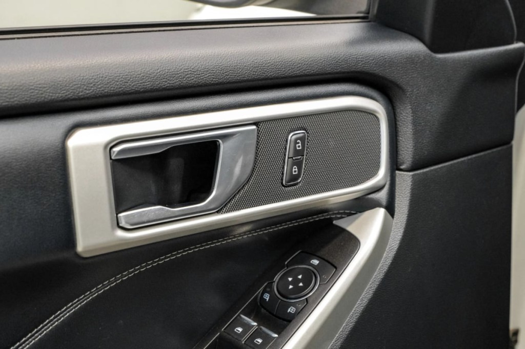 2020 Ford Explorer Image 49