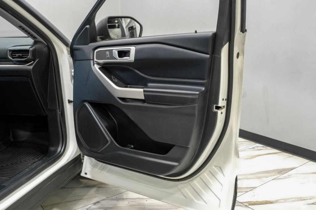2020 Ford Explorer Image 50