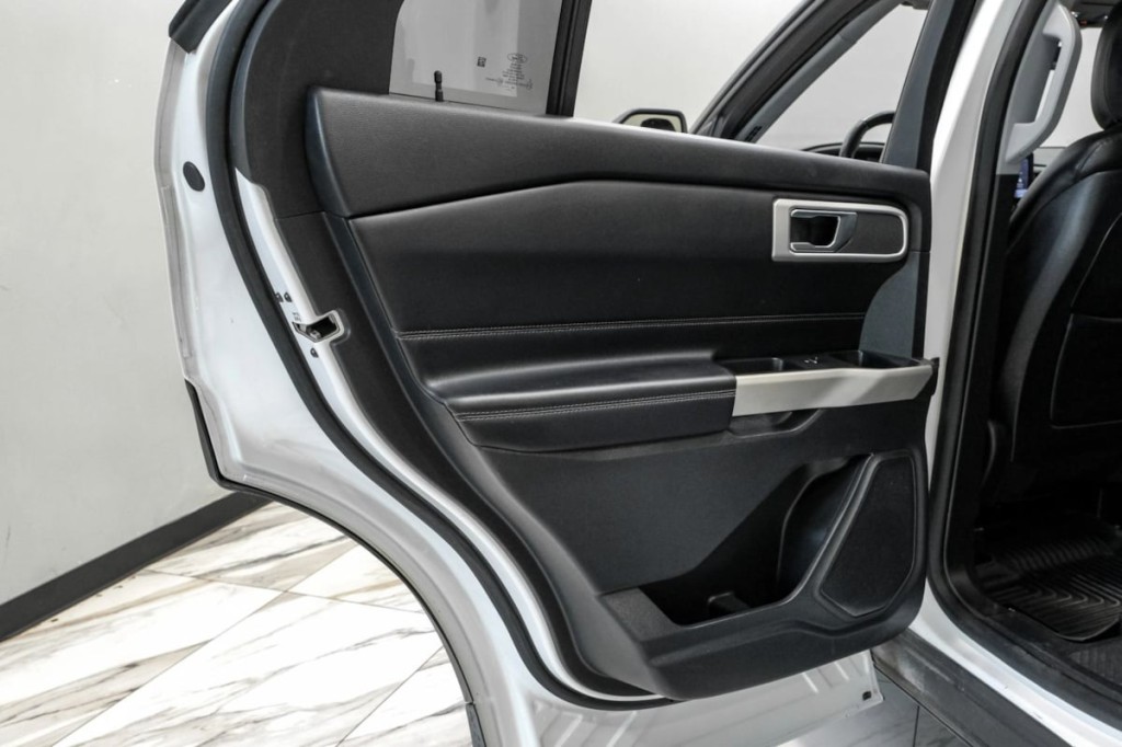 2020 Ford Explorer Image 51