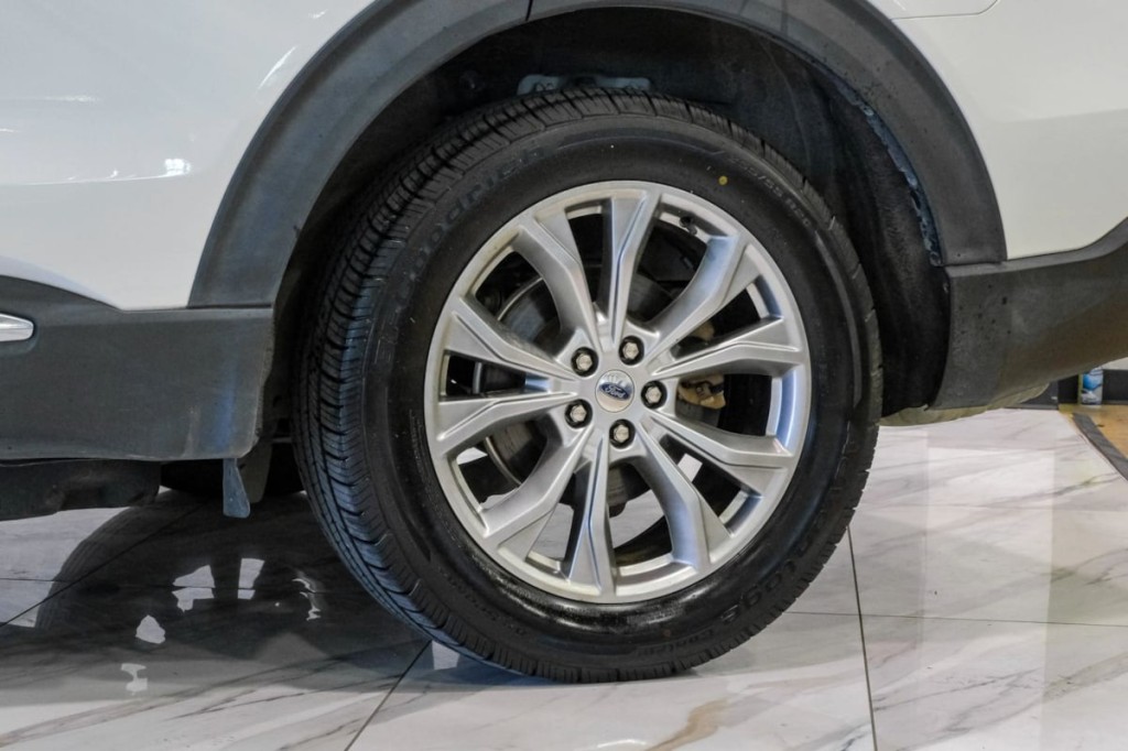 2020 Ford Explorer Image 64