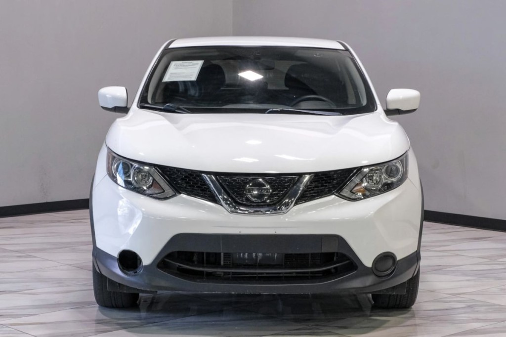 2018 Nissan Rogue Image 9