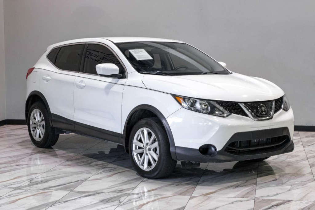 2018 Nissan Rogue Image 10