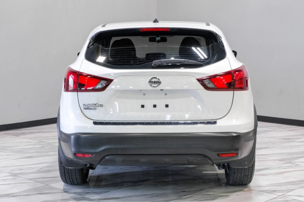 2018 Nissan Rogue Image 13