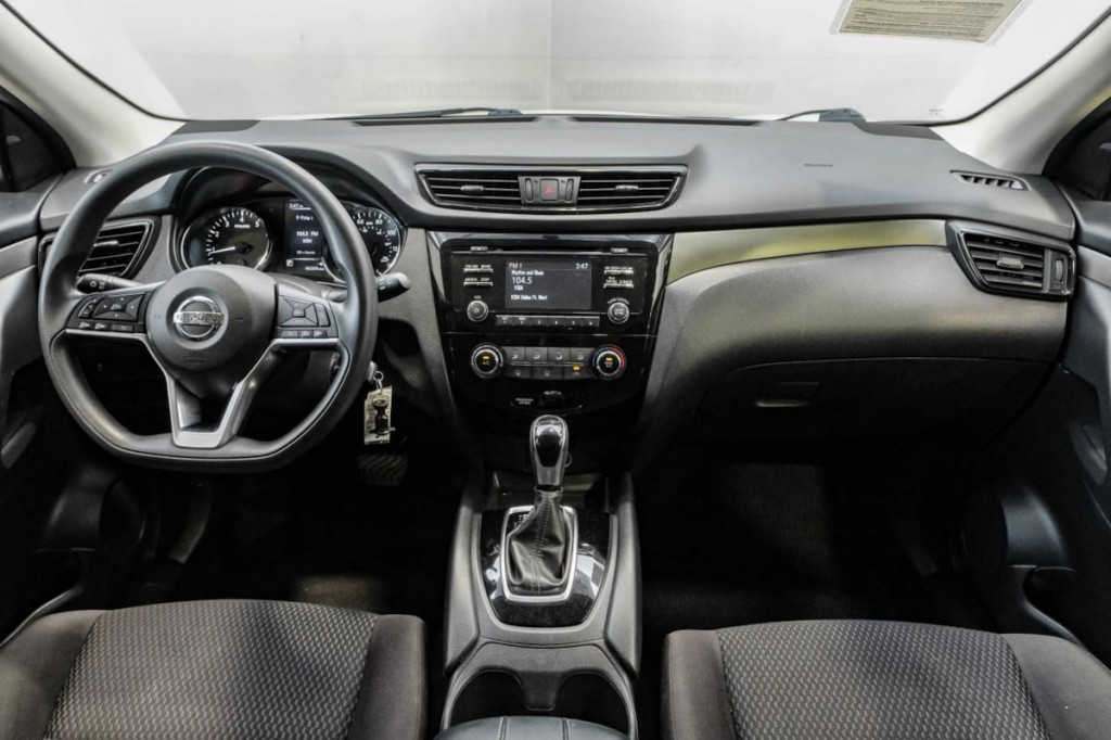 2018 Nissan Rogue Image 21