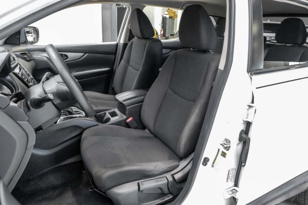 2018 Nissan Rogue Image 37