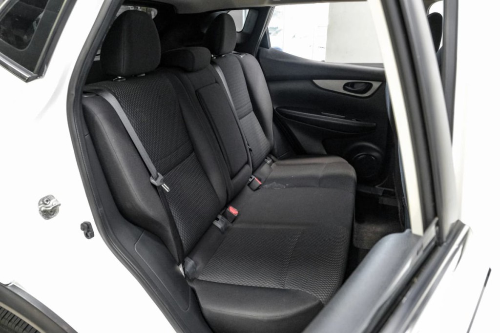 2018 Nissan Rogue Image 40