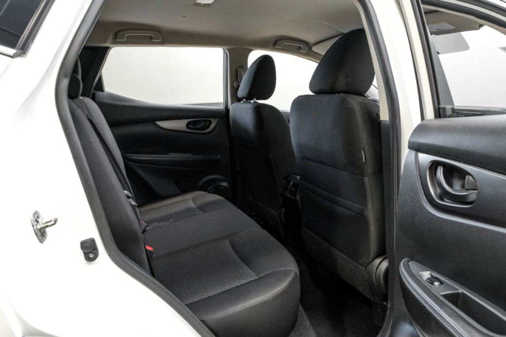 2018 Nissan Rogue Image 41