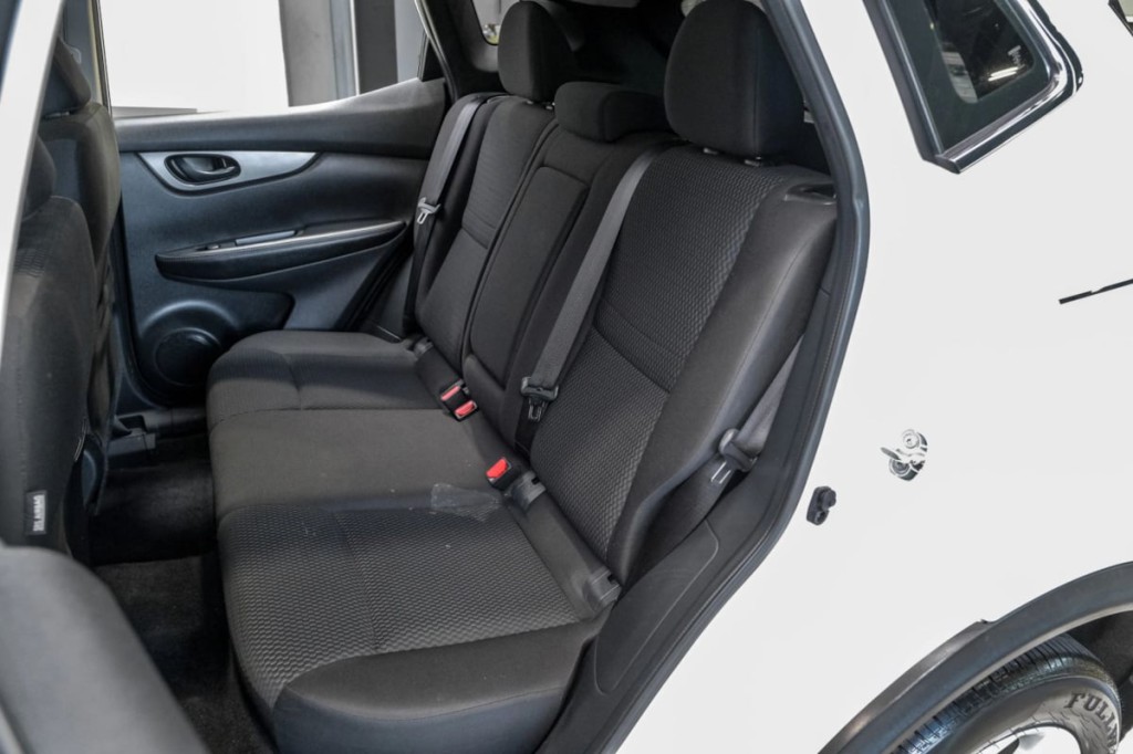 2018 Nissan Rogue Image 43