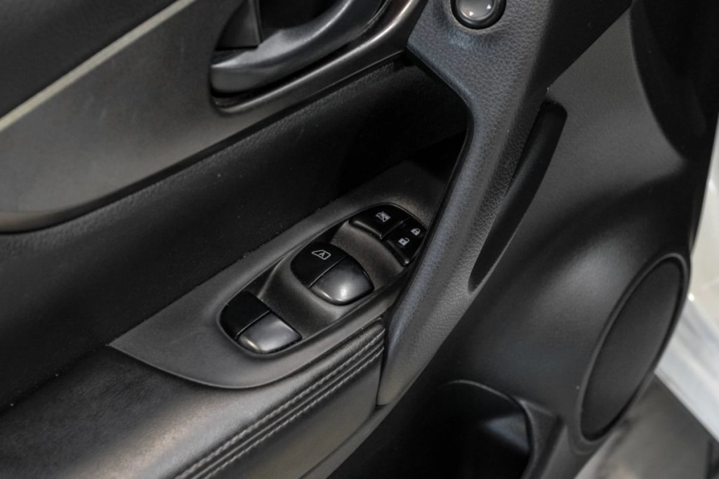 2018 Nissan Rogue Image 47