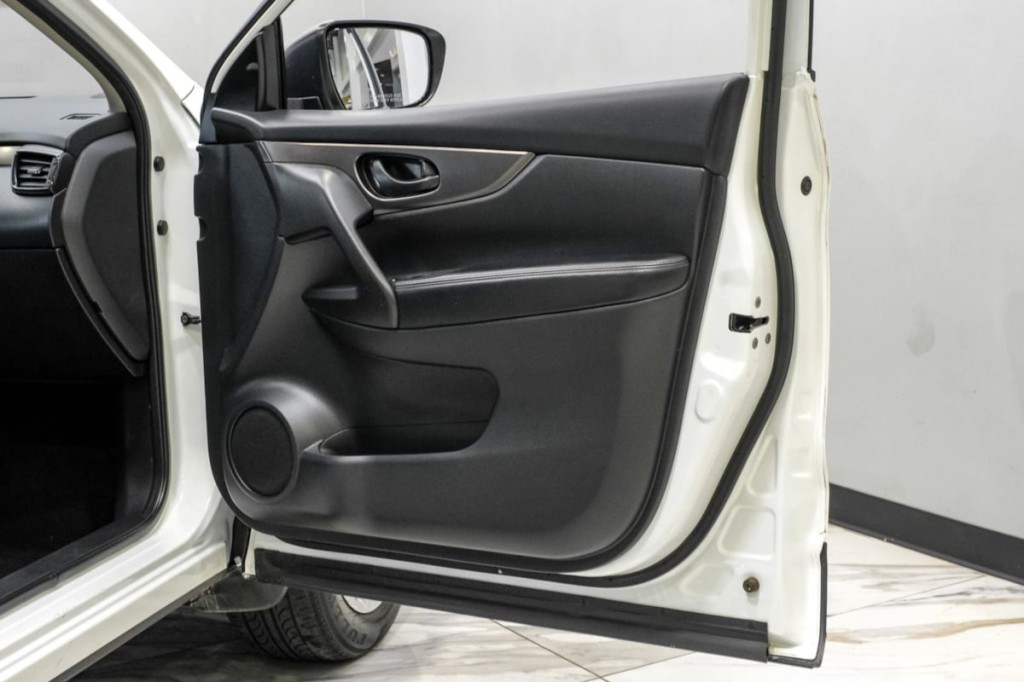 2018 Nissan Rogue Image 48