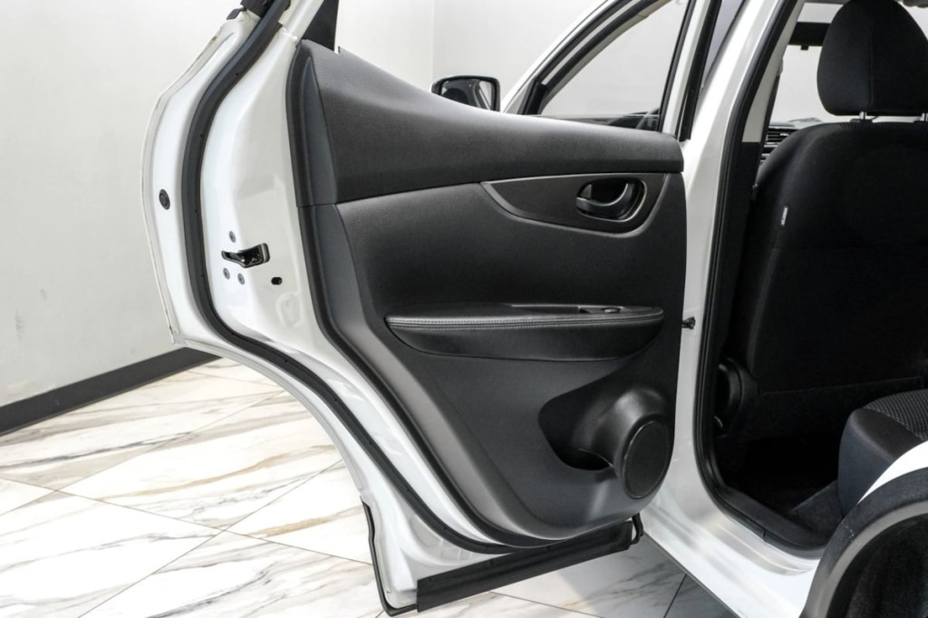 2018 Nissan Rogue Image 49