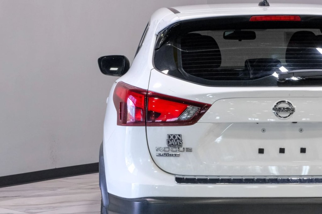 2018 Nissan Rogue Image 52