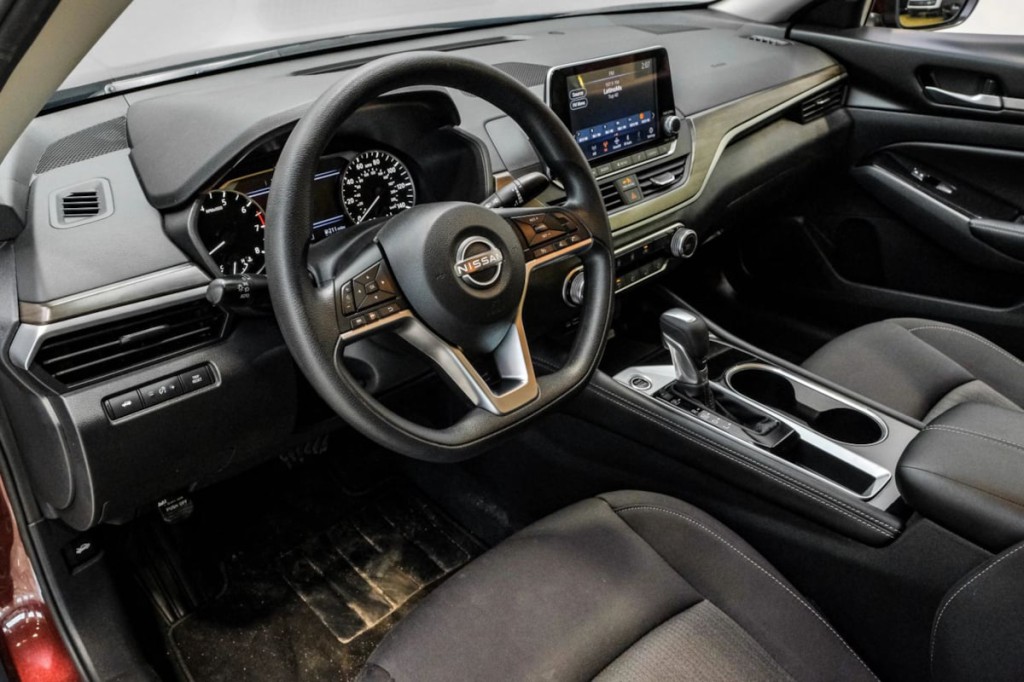 2023 Nissan Altima Image 5