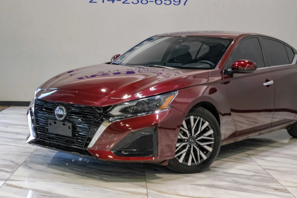 2023 Nissan Altima Image 7