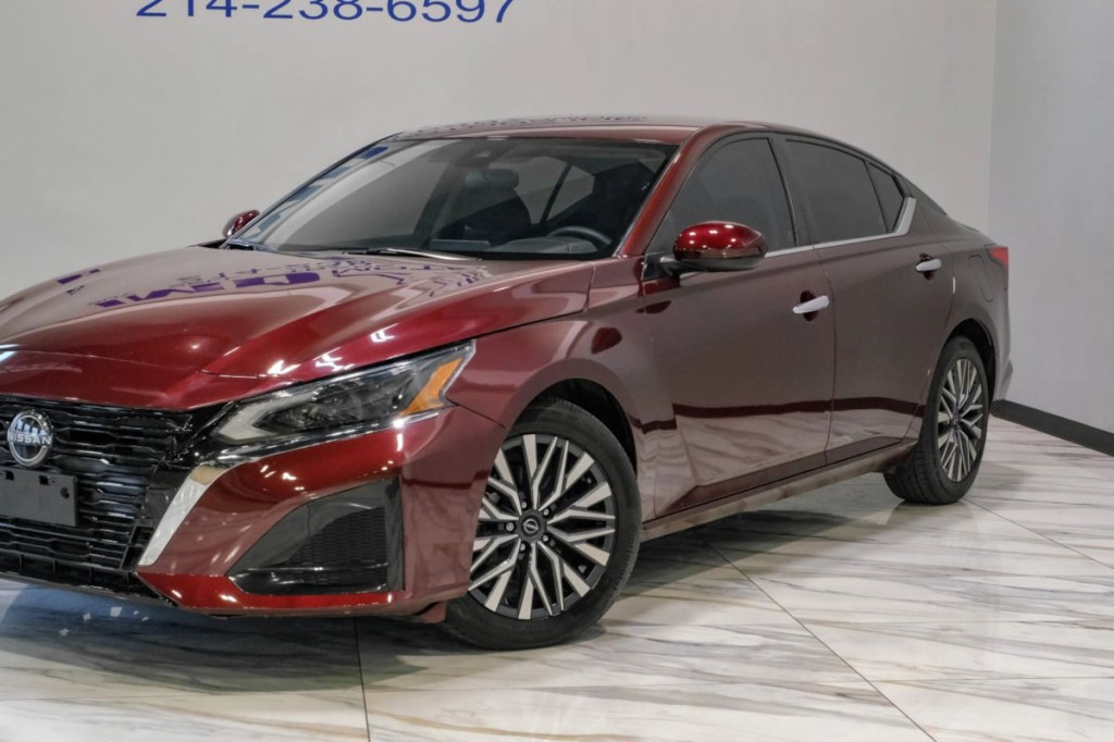 2023 Nissan Altima Image 8