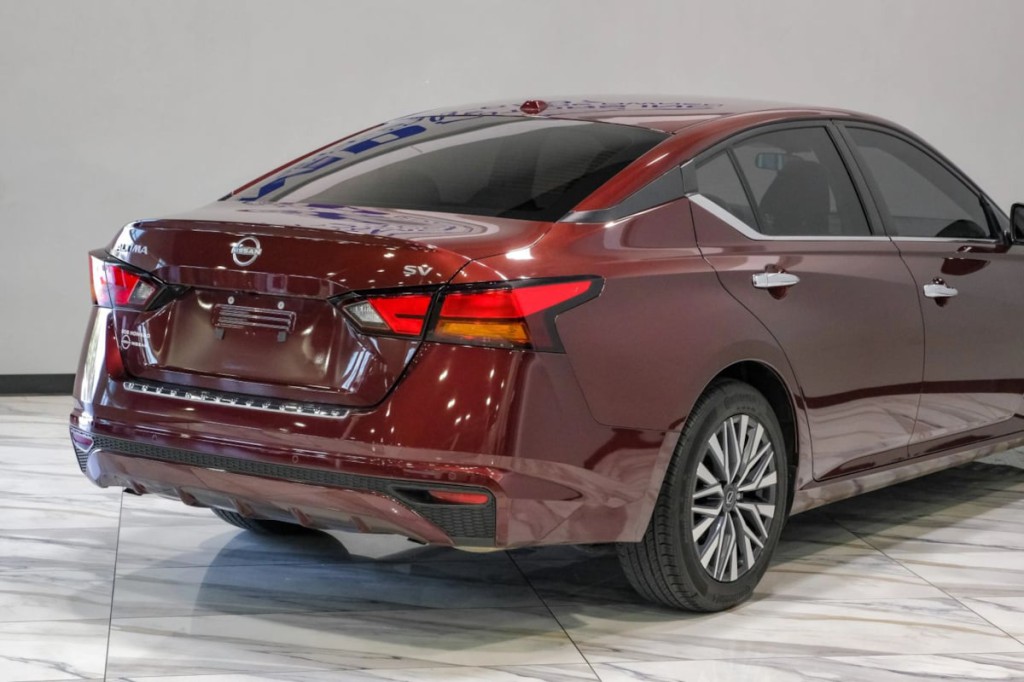 2023 Nissan Altima Image 13