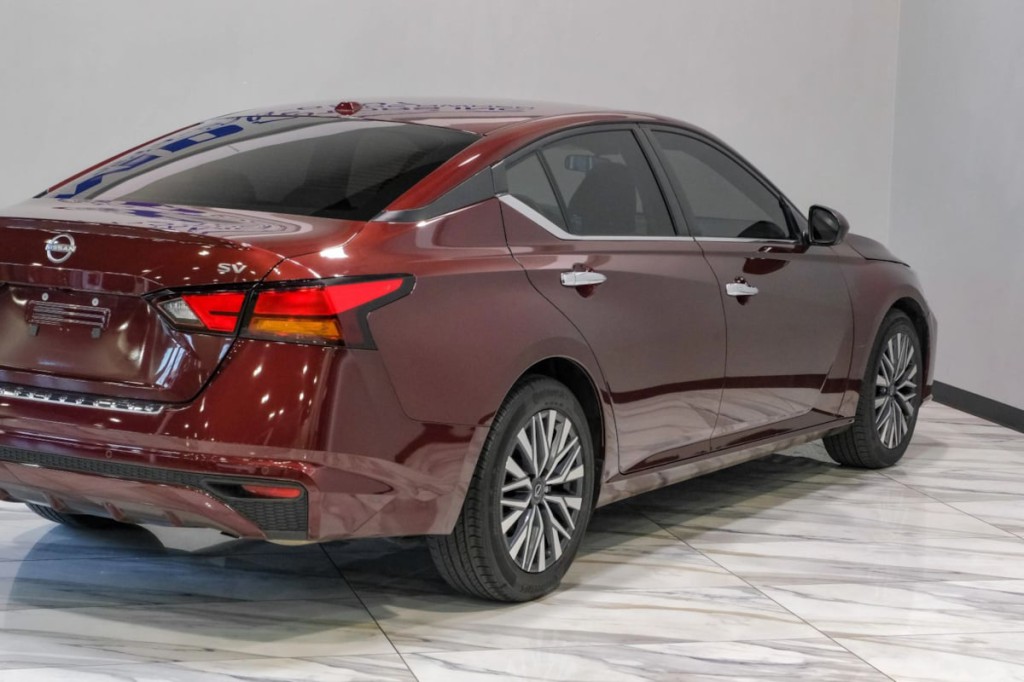 2023 Nissan Altima Image 14