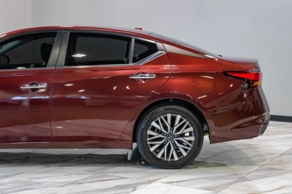 2023 Nissan Altima Image 19