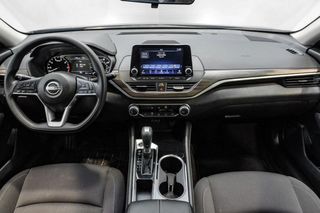 2023 Nissan Altima Image 22