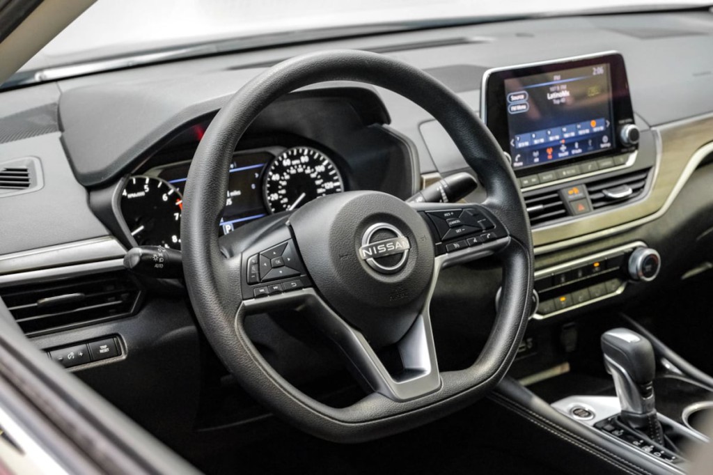2023 Nissan Altima Image 23