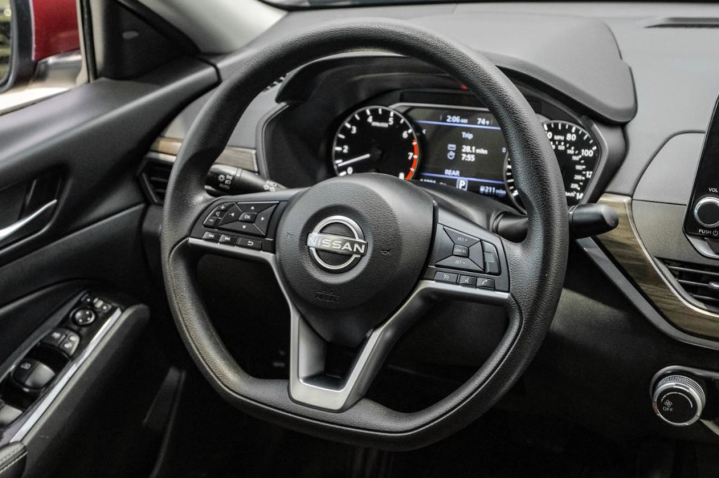 2023 Nissan Altima Image 24