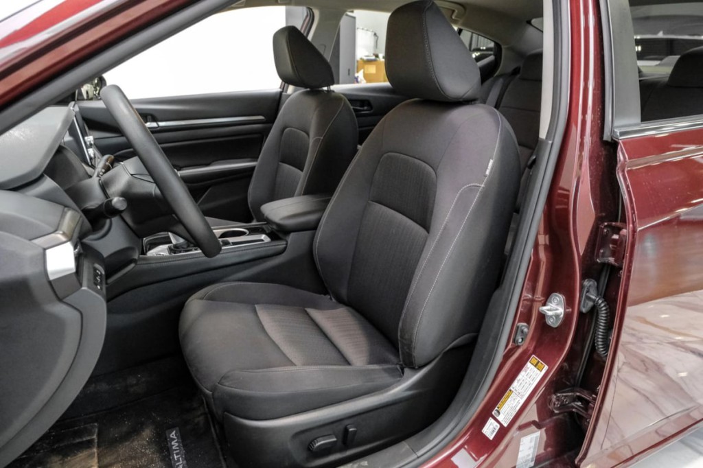 2023 Nissan Altima Image 40