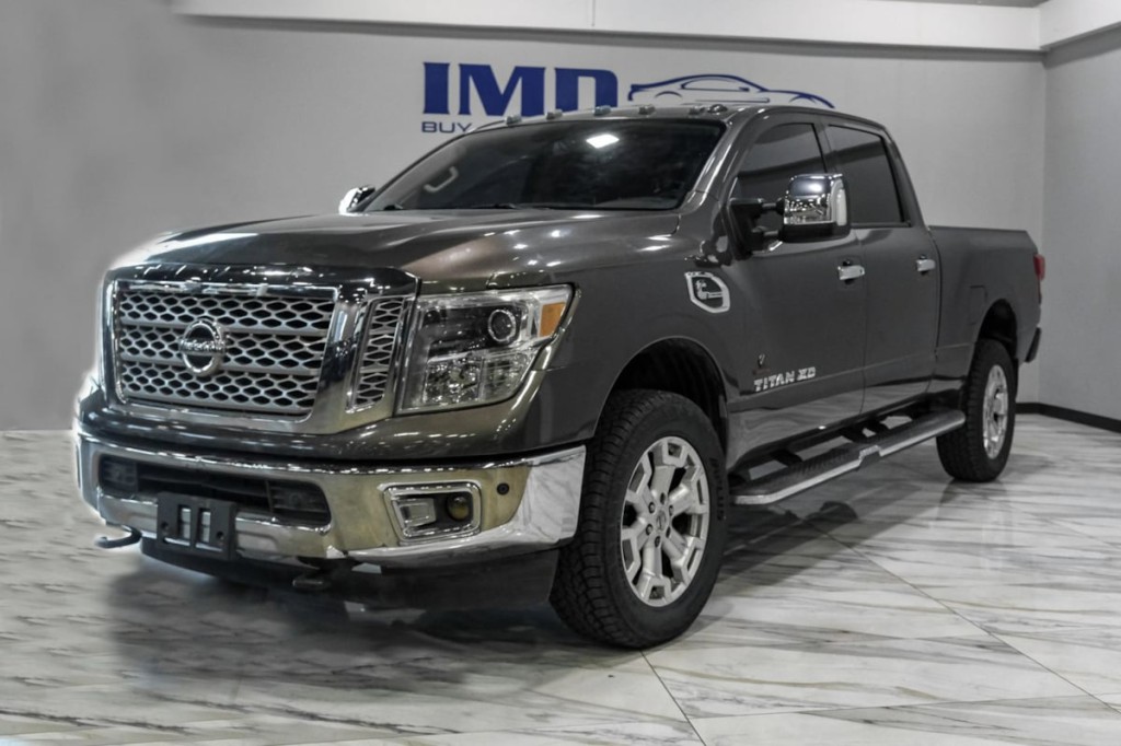 2016 Nissan Titan Image 3