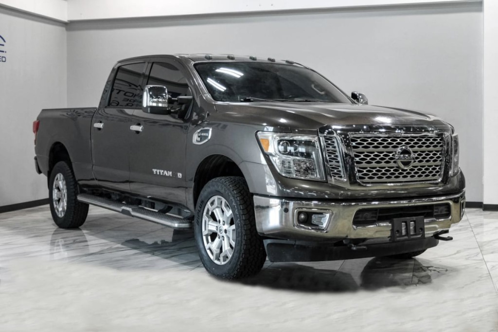 2016 Nissan Titan Image 8