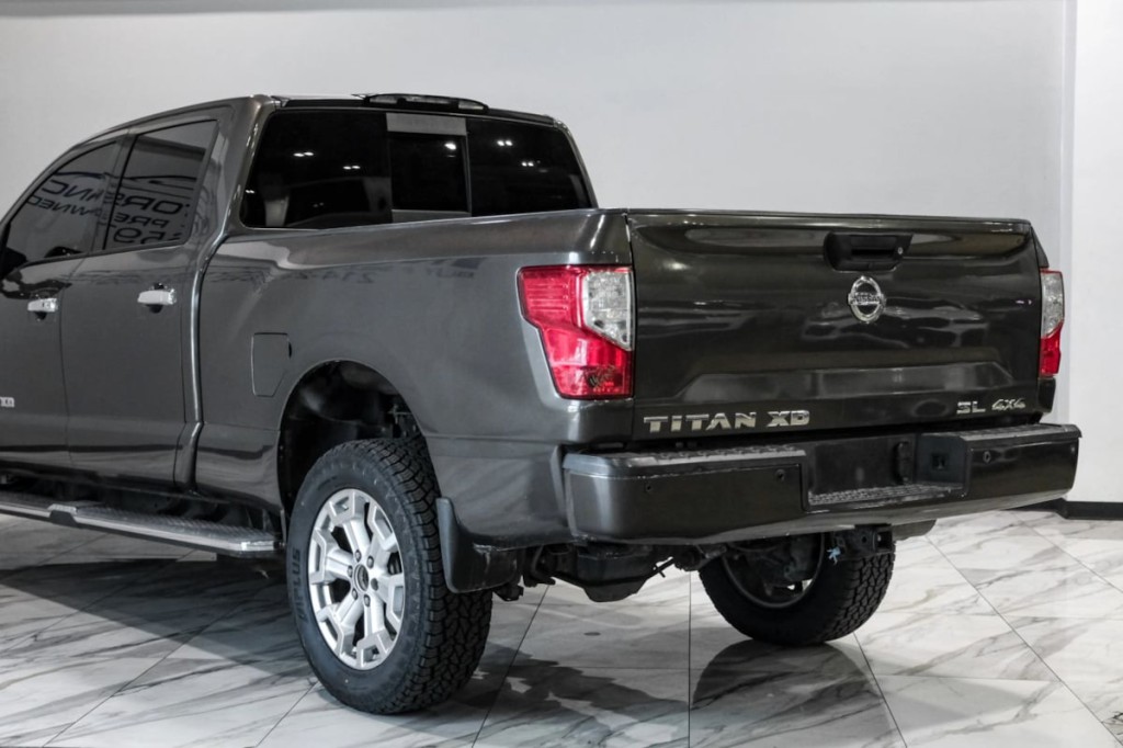 2016 Nissan Titan Image 13
