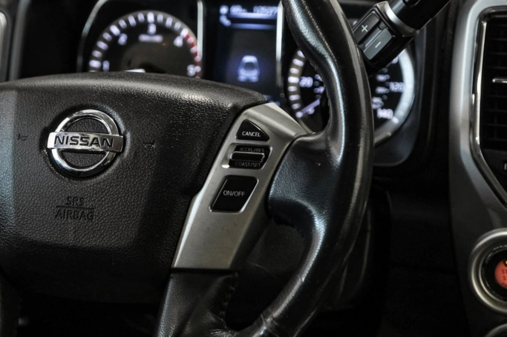 2016 Nissan Titan Image 19