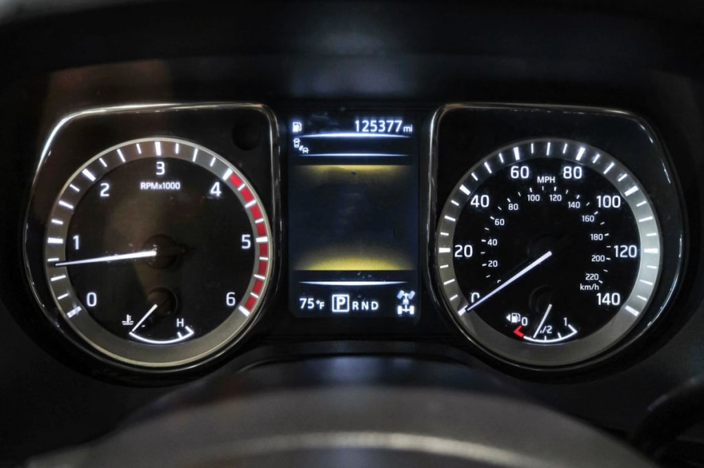 2016 Nissan Titan Image 20