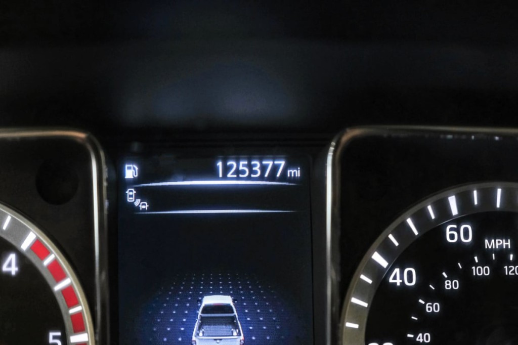 2016 Nissan Titan Image 21