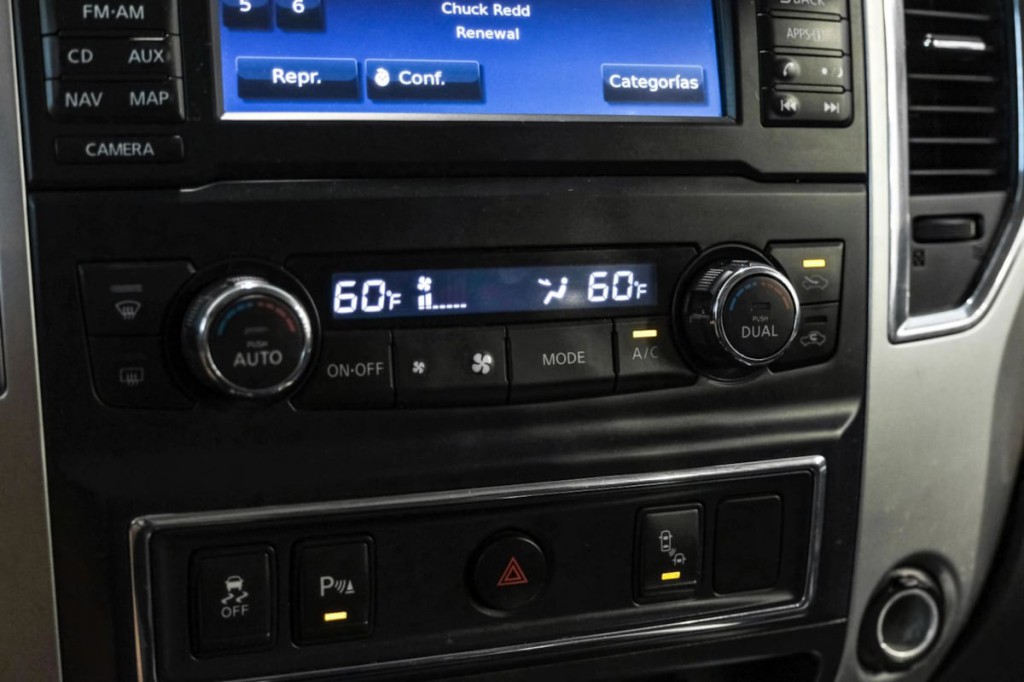 2016 Nissan Titan Image 24
