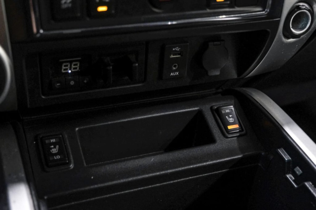 2016 Nissan Titan Image 26