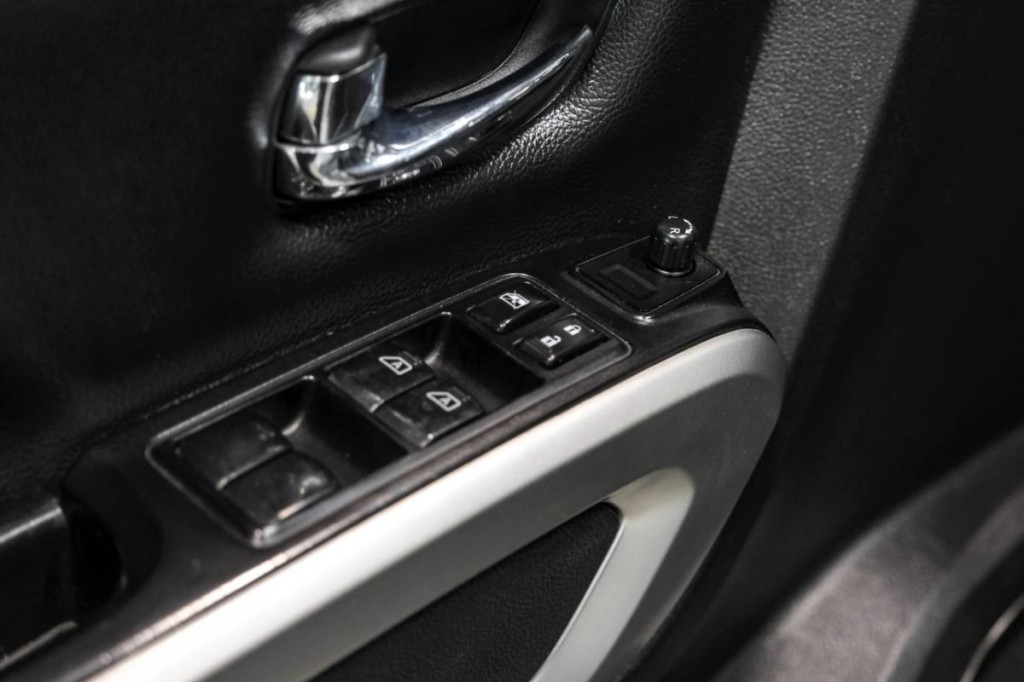 2016 Nissan Titan Image 39
