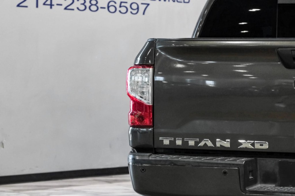 2016 Nissan Titan Image 44