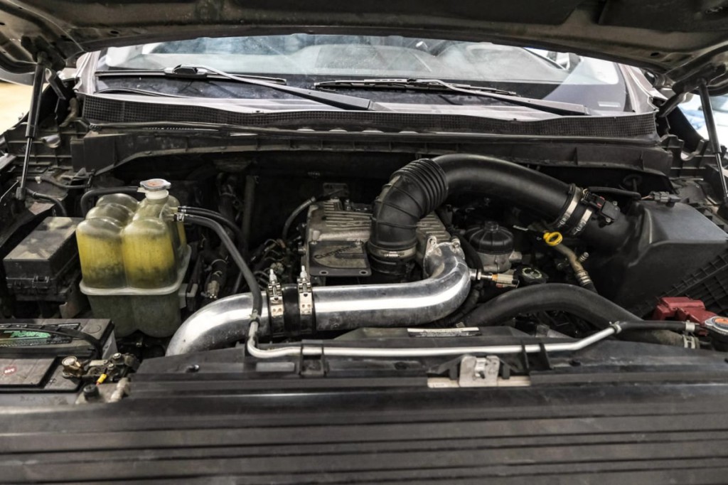 2016 Nissan Titan Image 46