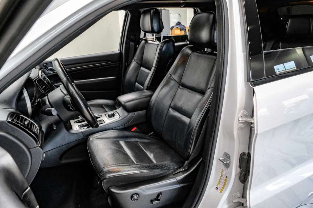 2020 Jeep Grand Cherokee Image 32