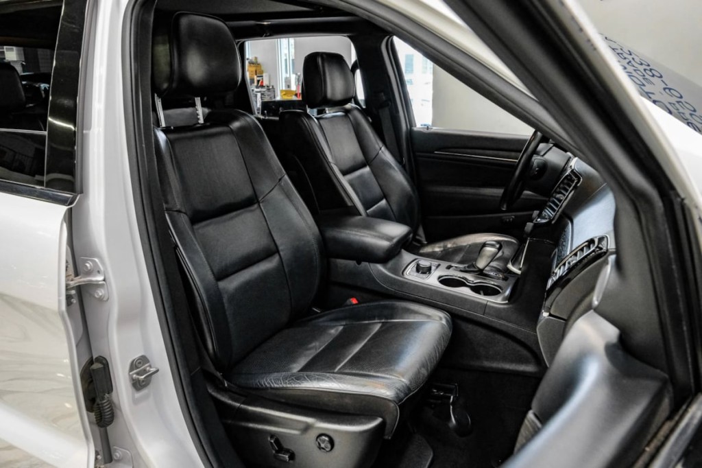 2020 Jeep Grand Cherokee Image 34