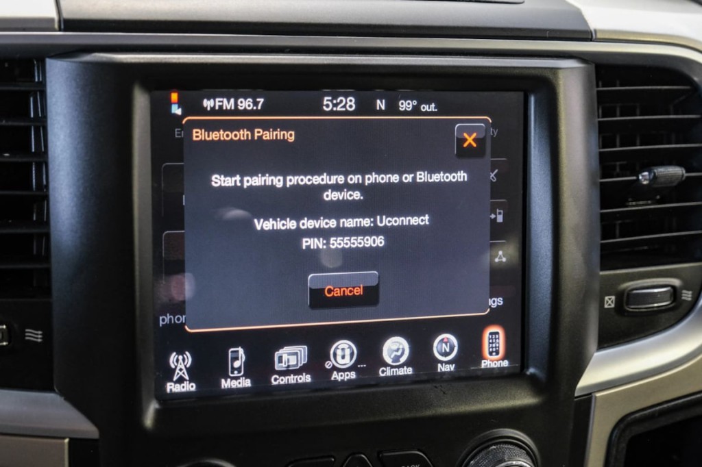 2015 RAM 1500 Image 43