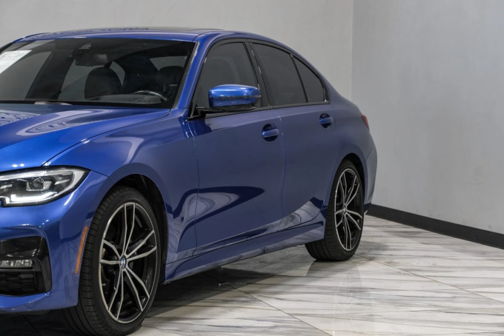 2020 BMW 3 Series Image 9