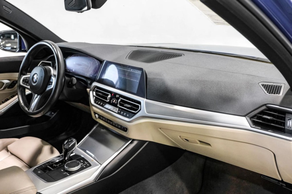 2020 BMW 3 Series Image 17