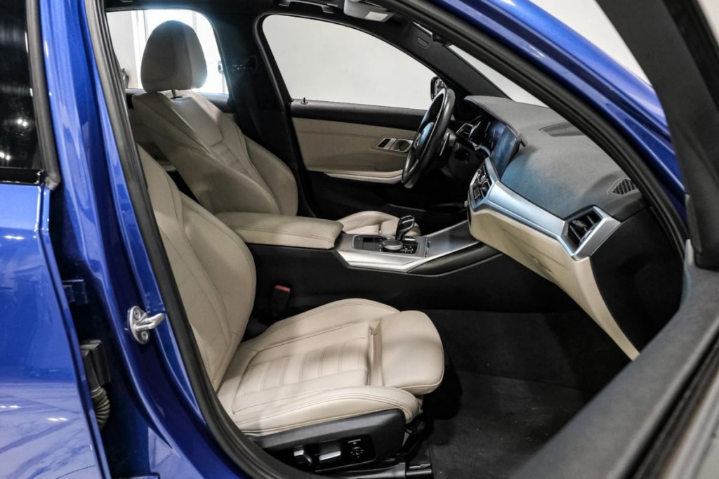 2020 BMW 3 Series Image 30