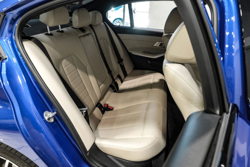 2020 BMW 3 Series Image 32