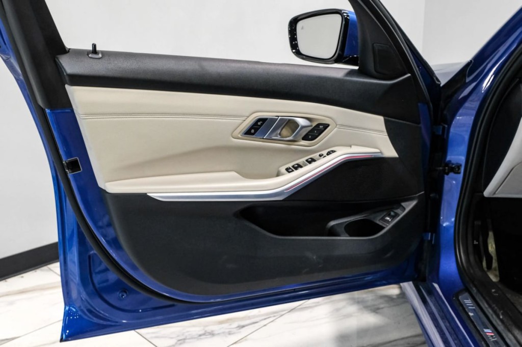 2020 BMW 3 Series Image 38