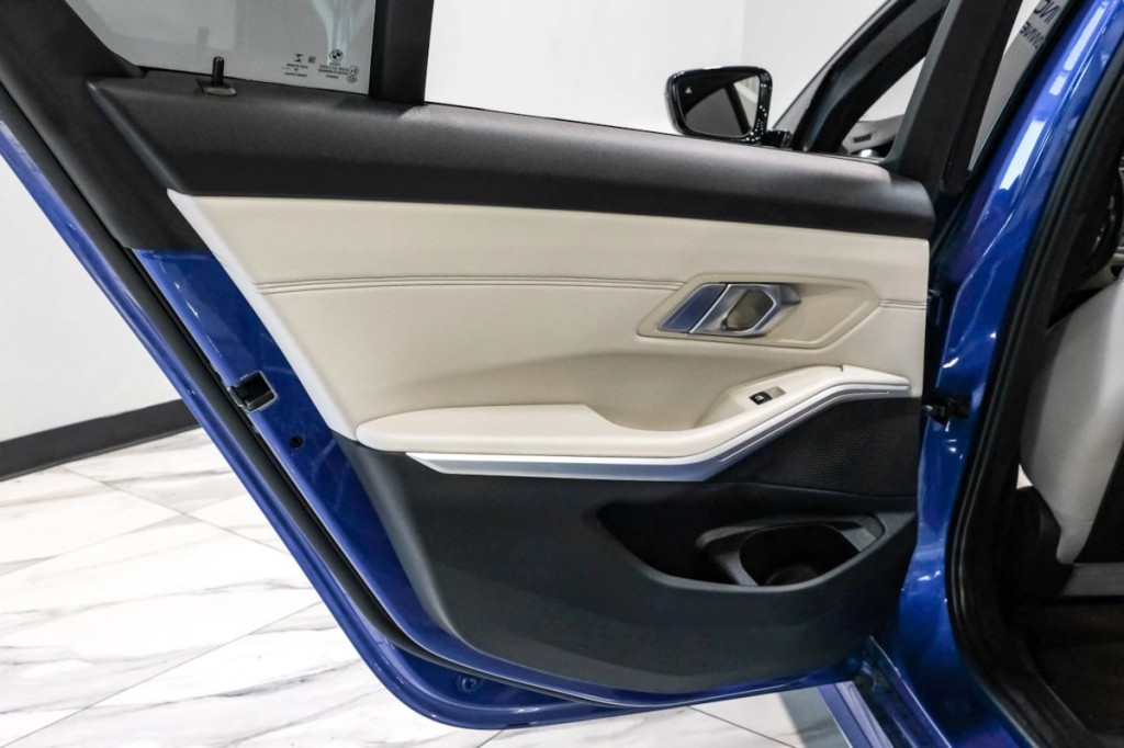 2020 BMW 3 Series Image 41