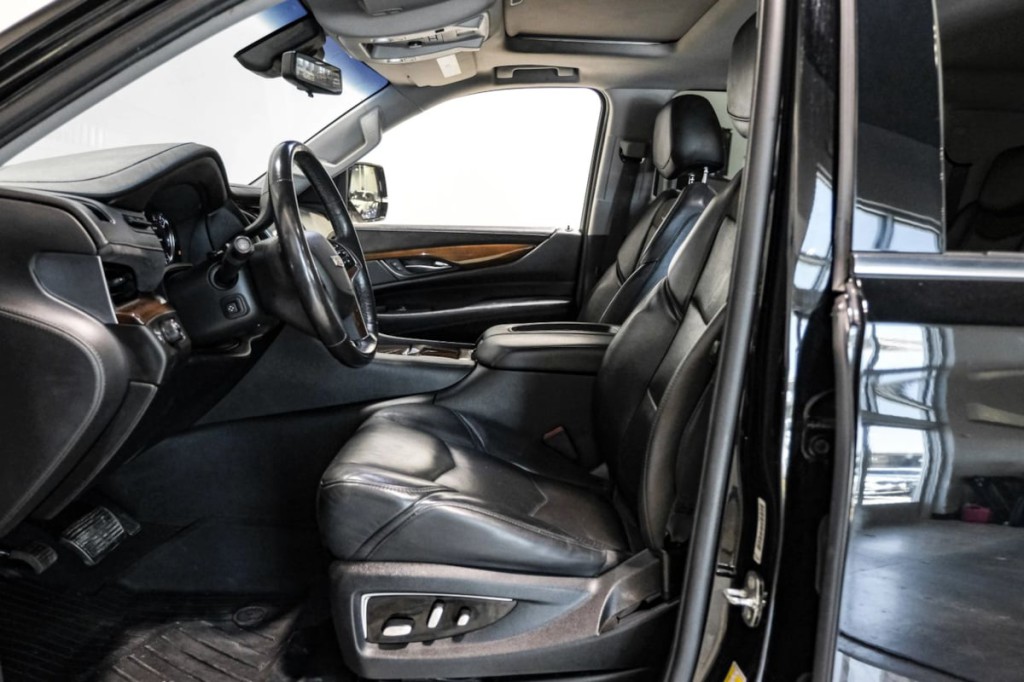 2020 Cadillac Escalade Image 6