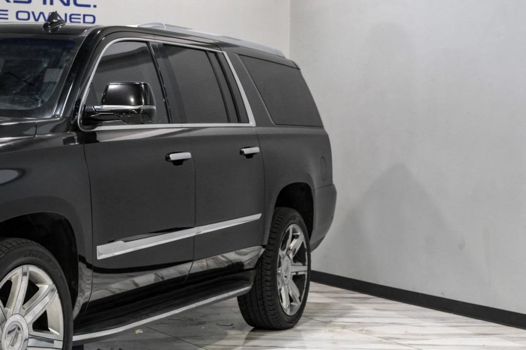 2020 Cadillac Escalade Image 9